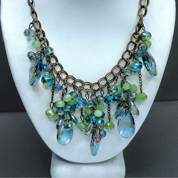 🌺 Genuine Crystal Necklace - Picture 10 of 10